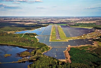 Ungarns installerede fotovoltaiske kapacitet overstiger langt det fastsatte m...
