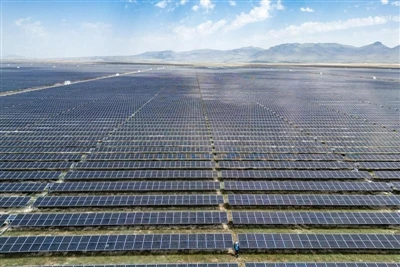 China Construction Fifth Bureau fuldfører 500MW Jizak PV-projekt i Usbekistan